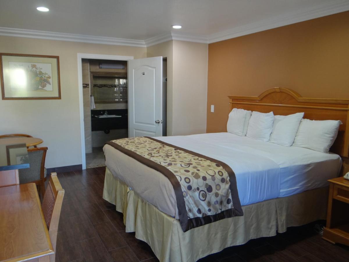 Rodeway Inn 2*