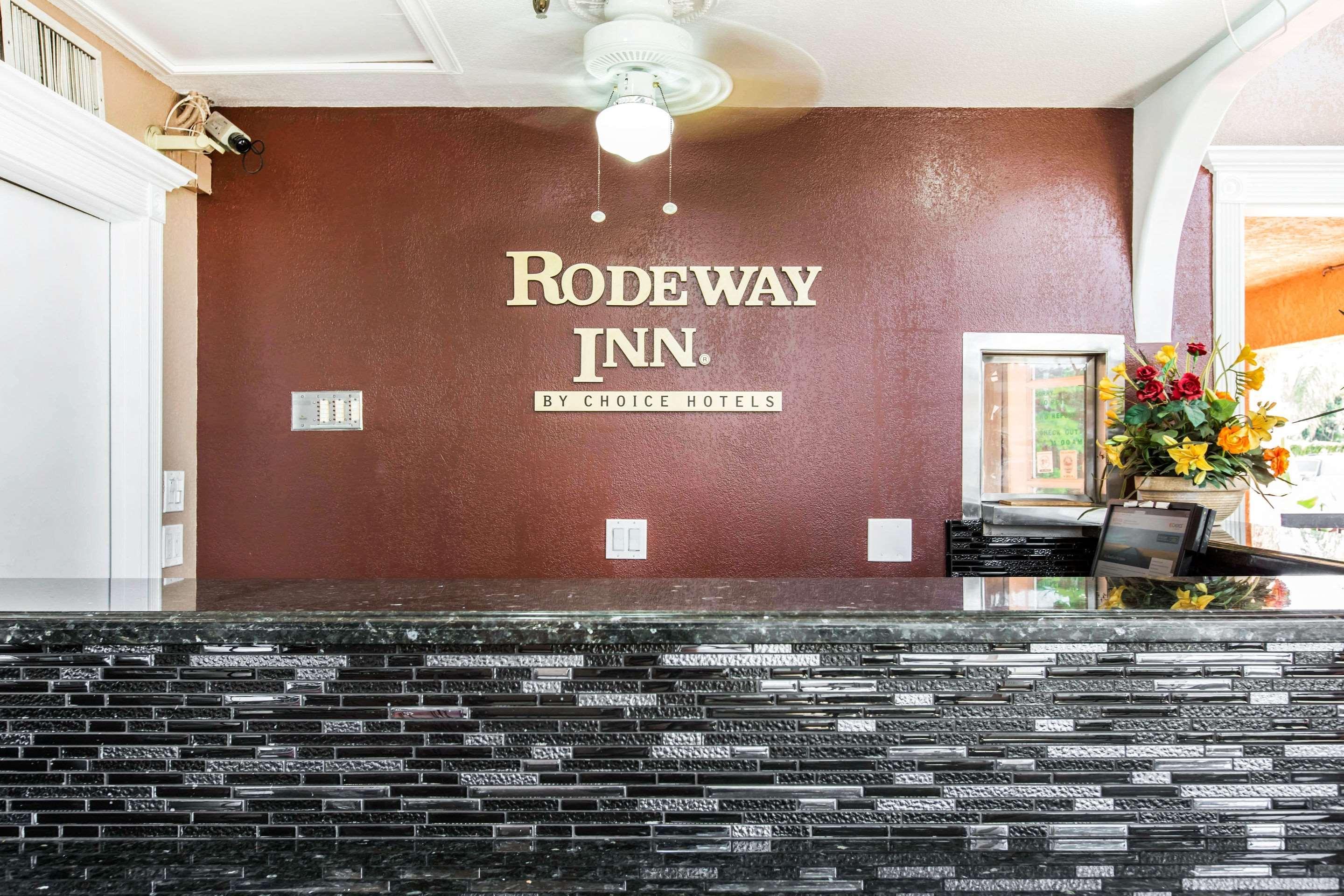 Rodeway 2*